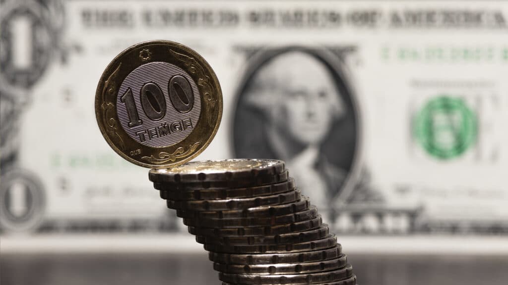 Halyk Finance: курс тенге к концу года составит 550–560 за доллар