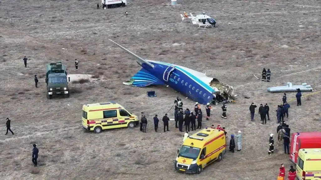 самолет AZAL