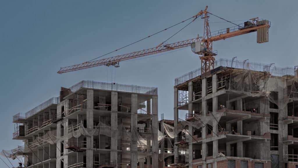 Компания миллиардера из Forbes нарастила убытки в 1,5 раза и ушла с зарубежных рынков