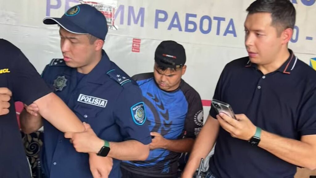 Алматы полициясы "Кар Ситиде" рейд жүргізіп 40-қа тарта адамды алып кетті