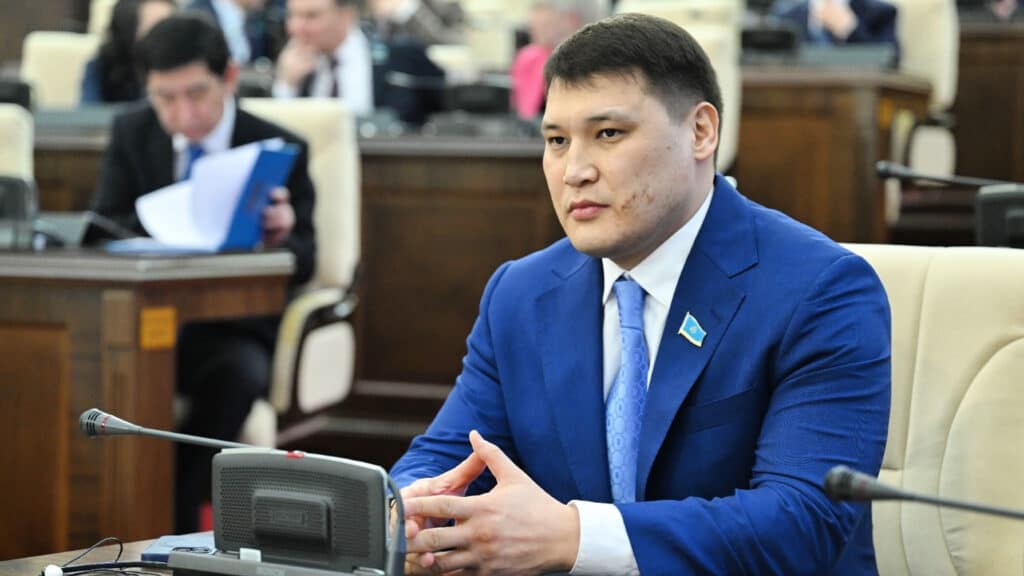 Стрелявший в Берденова заявил, что его просили обвинить акима Шымкента