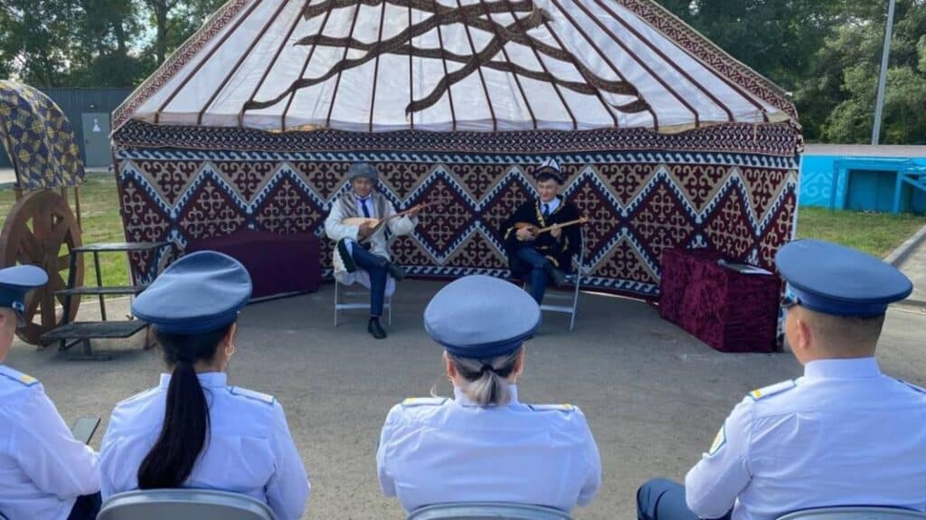 Түрмедегі ақындар айтысы / фото: polisia.kz