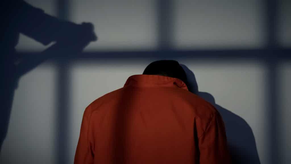 Маңғыстауда бес полицей билігін асыра пайдаланғаны үшін сотталды