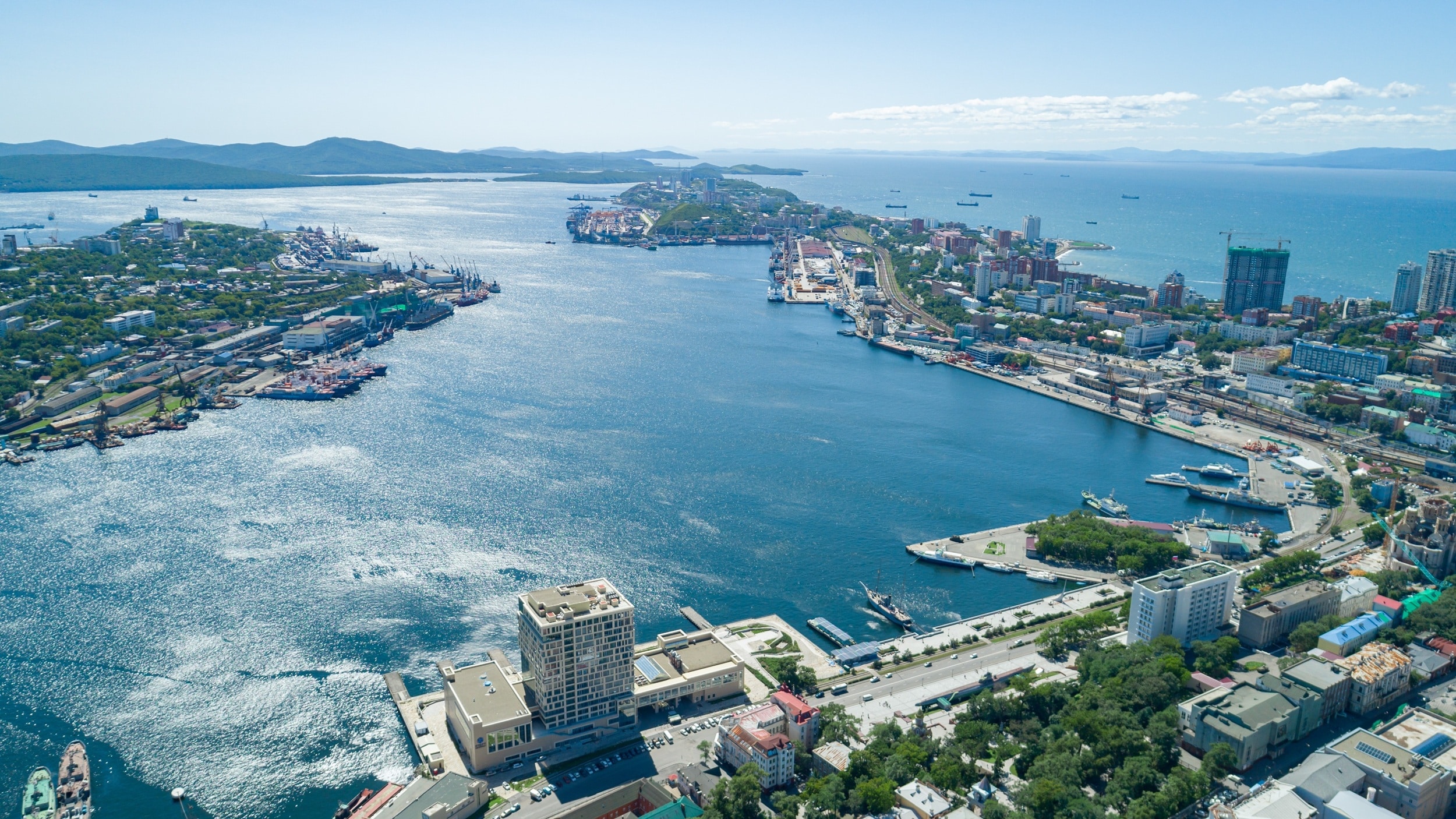 Владивосток қаласы дүмпу ошағынан 2,3 мың км жерде орналасқан / фото: shutterstock