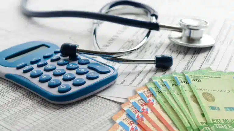 Айлық, жаңа нысан мен дәрігерді қорғау: 2026 жылы медицинада не өзгереді