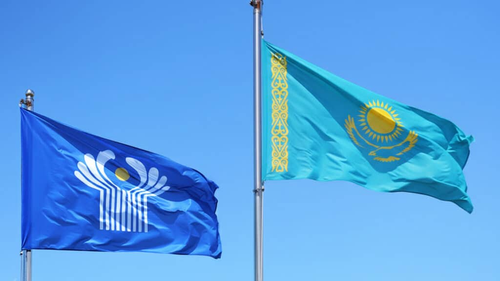 Казахстан отстал от соседей по росту реальной зарплаты