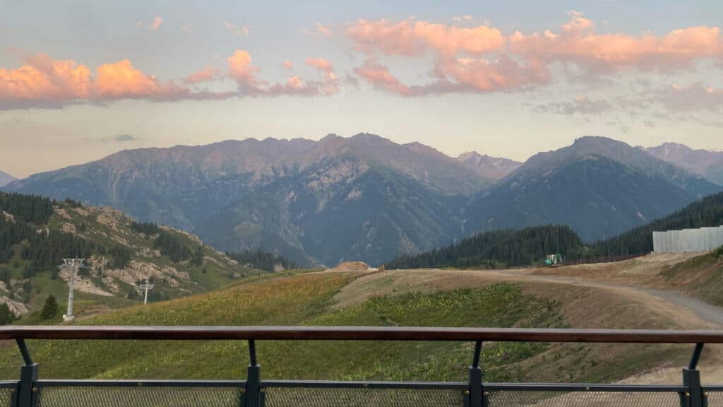 2gis.kz, бильд-редактор: Адэлина Мамедова