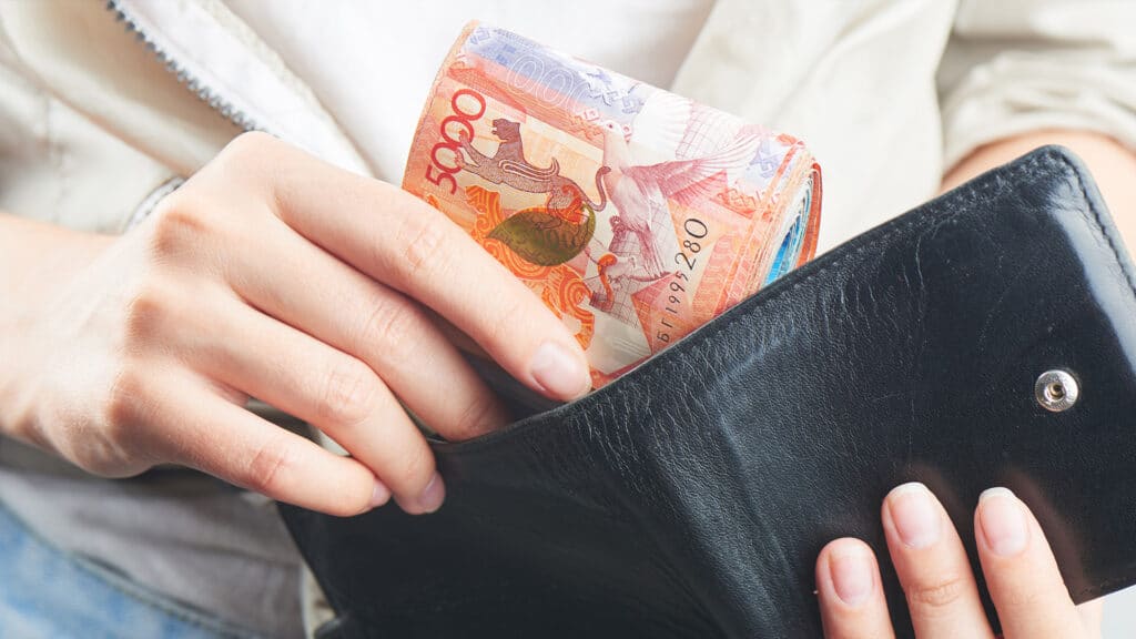 Откажутся ли в Казахстане от наличных денег