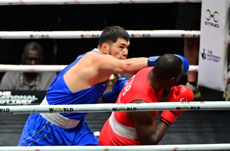Айбек Оралбай – 2025 жылдың үздік боксшысы