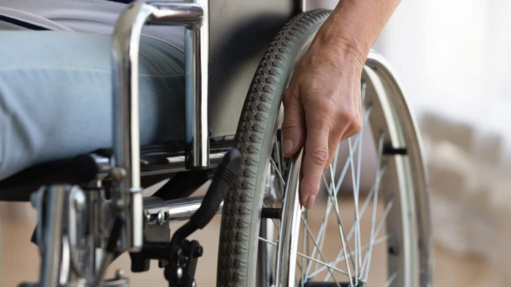 С инвалидов незаконно пытались списать налоги на 1,3 млн тенге