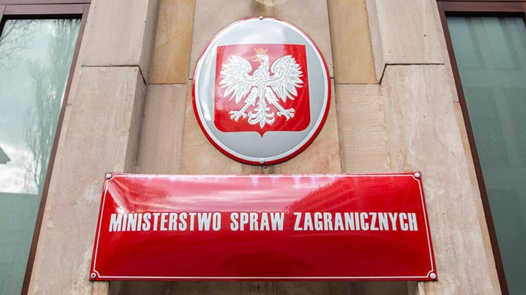 МИД Польши объяснил, почему оставаться в Беларуси опасно