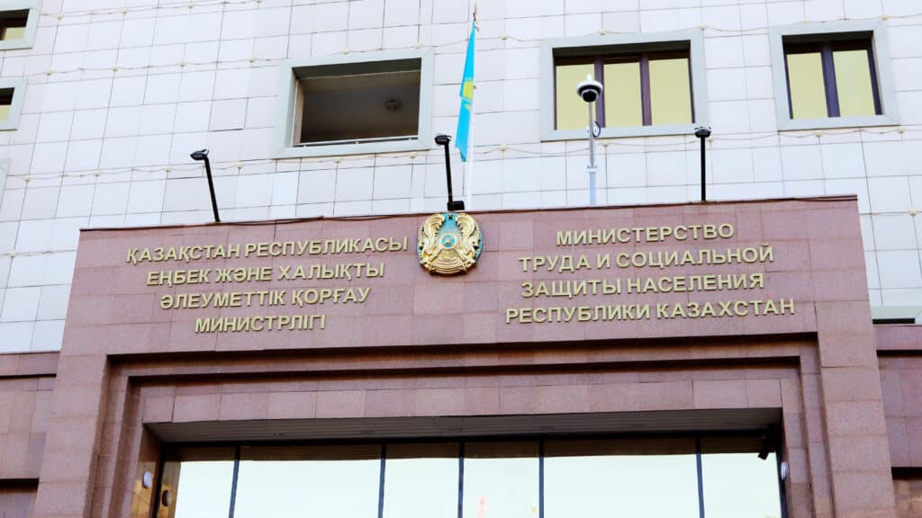 В Минтруда объяснили, почему хотят лишить пенсий некоторых казахстанцев