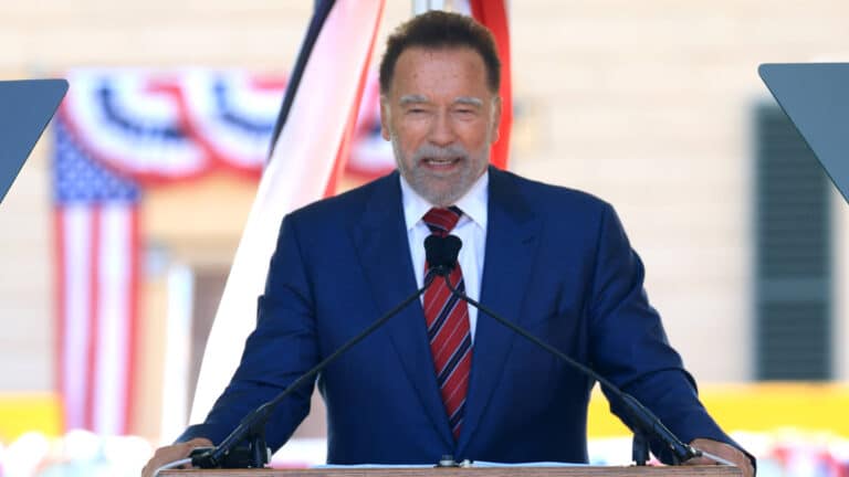 Schwarzenegger blasts California gerrymandering plan