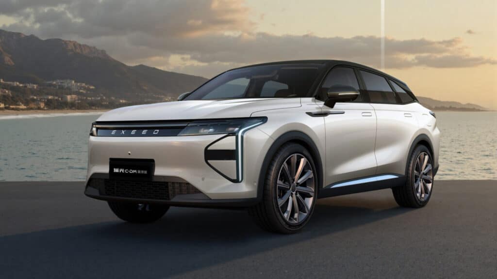 Exeed представил новый RX с запасом хода 1 400 км