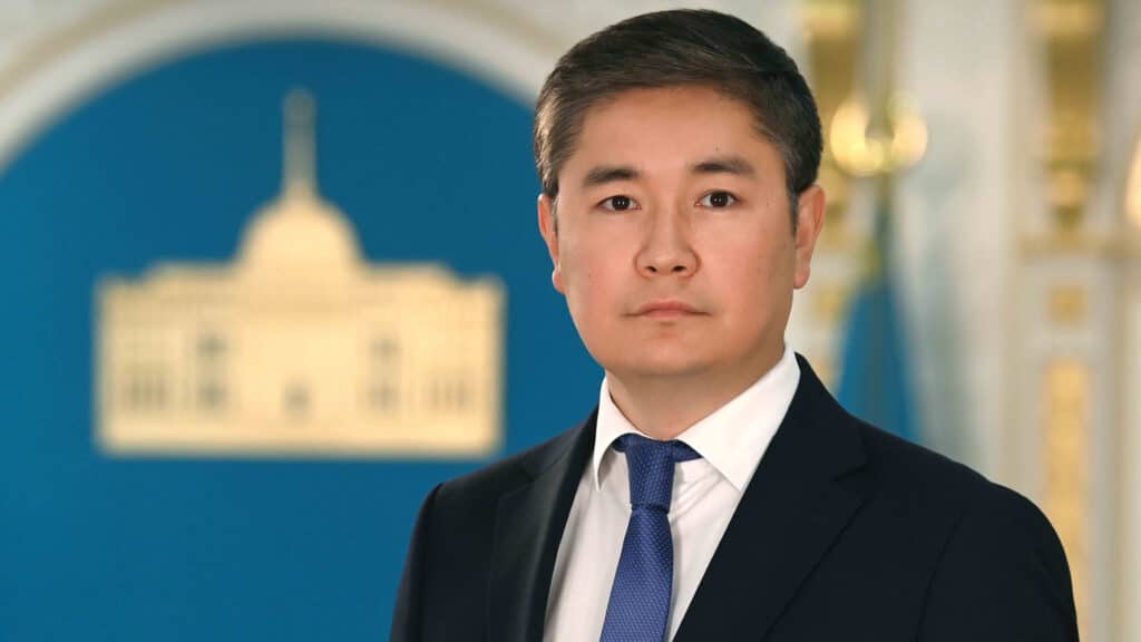 Ернар Лазар стал советником президента