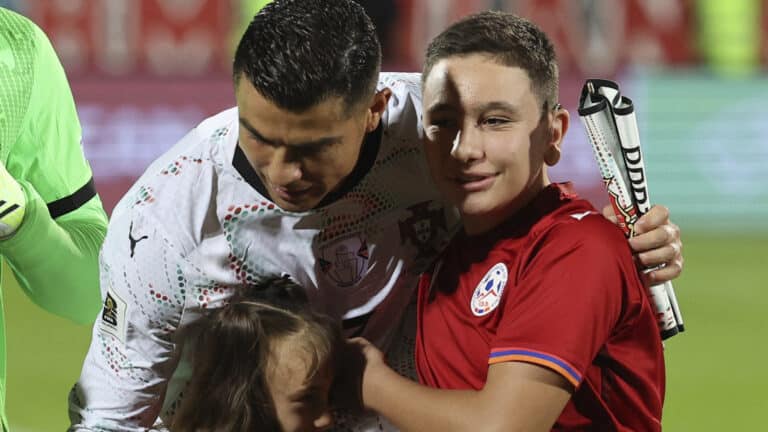 Ronaldo fulfills dream of disabled boy in Armenia