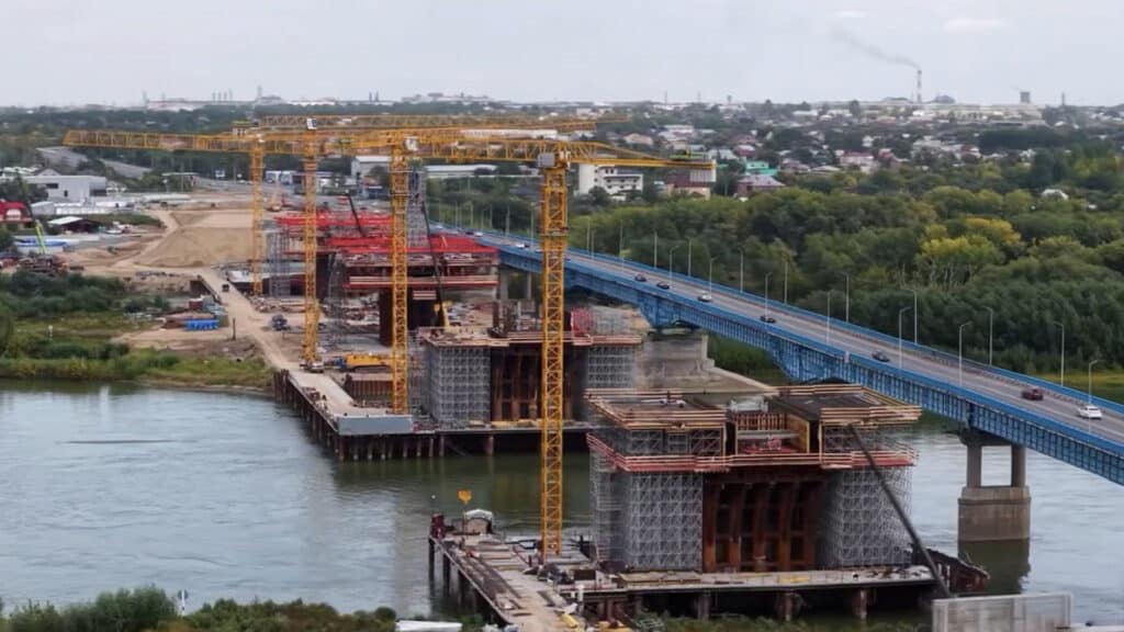 Уникальный мост через Иртыш строят в Казахстане