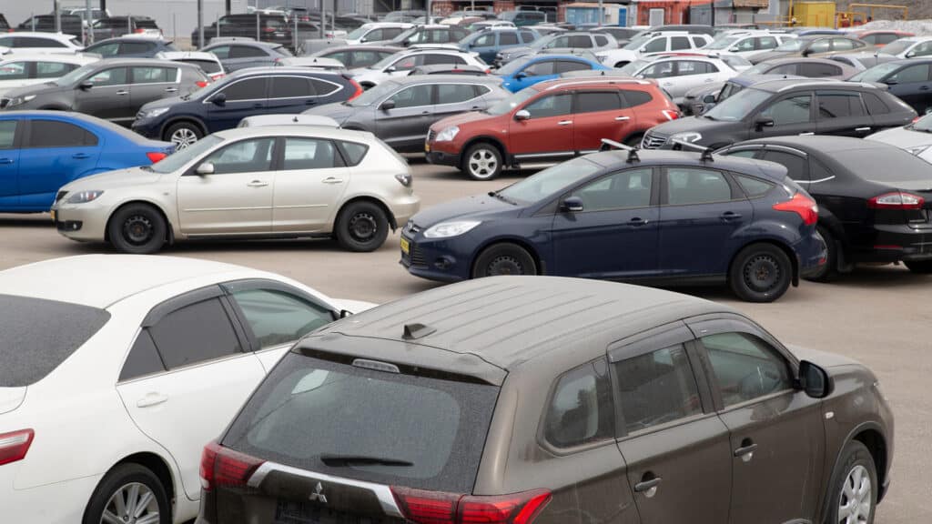 На рынке авто с пробегом в Казахстане цены достигают 15 млн тенге