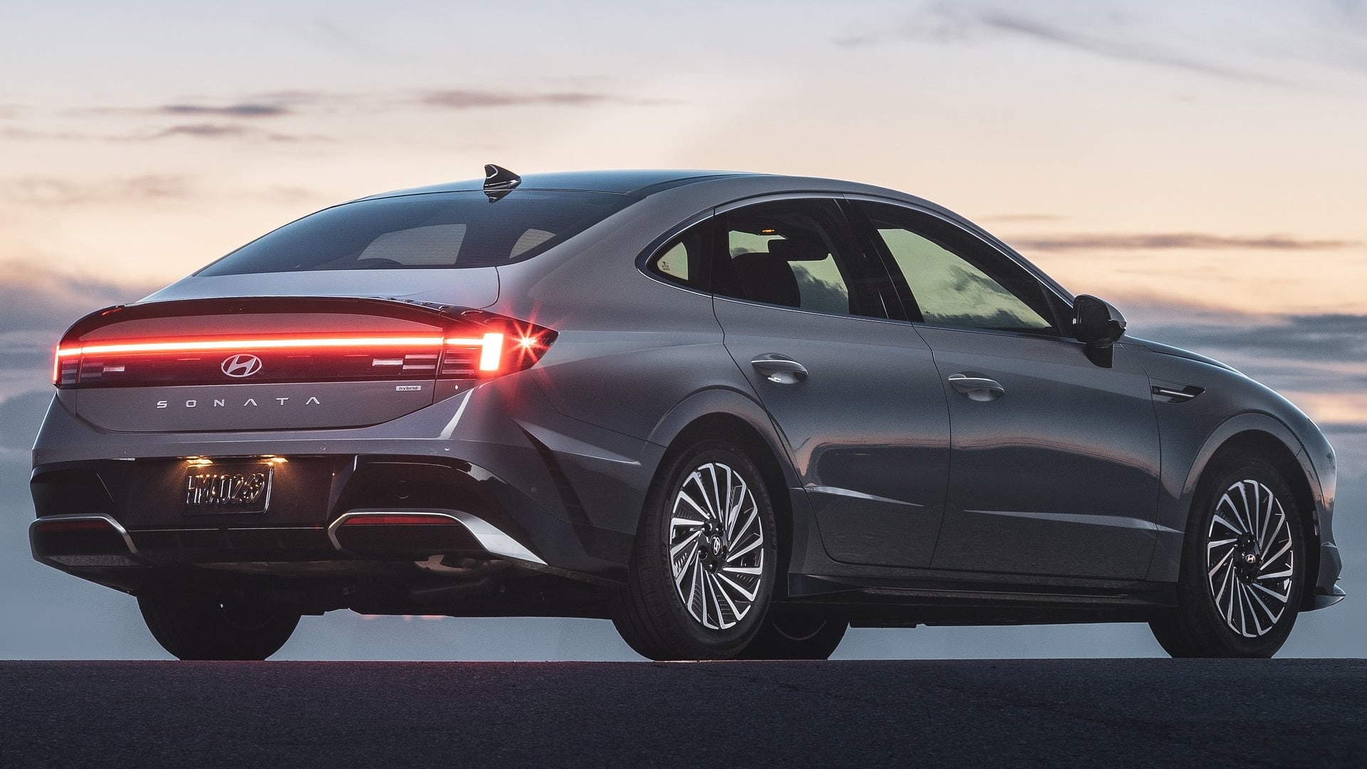 дизайн Hyundai sonata, фары хендай соната, светодиодная полоса, световая полоса