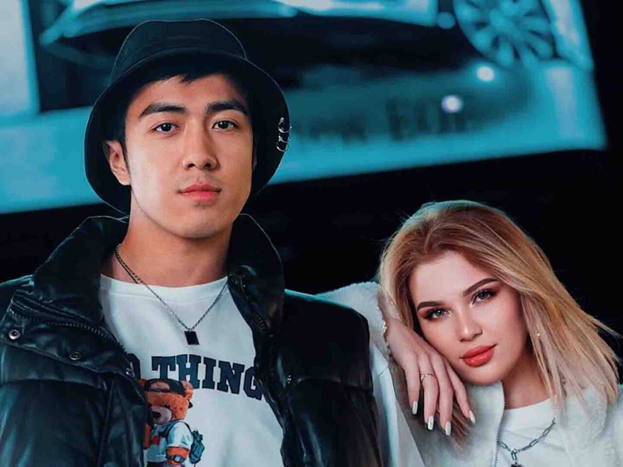 Аяғымен жыныс мүшесінен сперматозоидты сығып шығарады