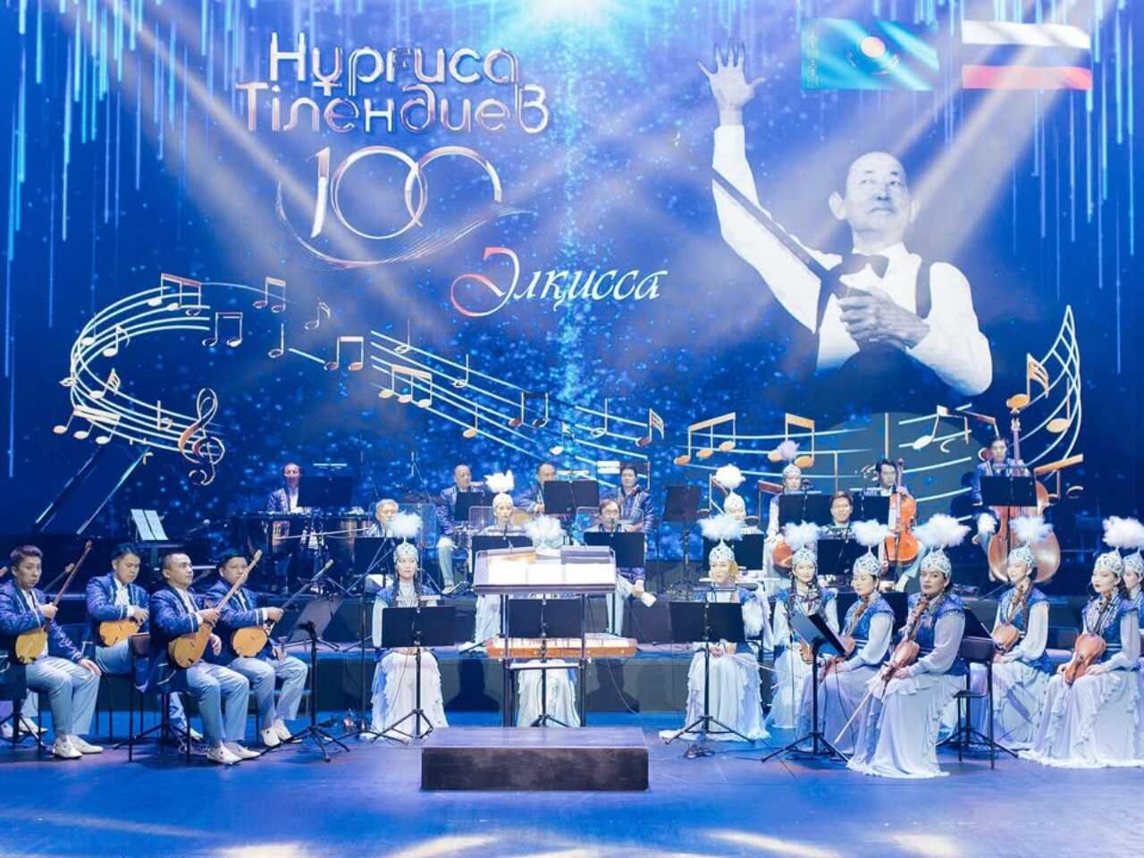 Бойжеткен бір орыс жігітінің мүшесін жұлқылап жатқанын көрді.