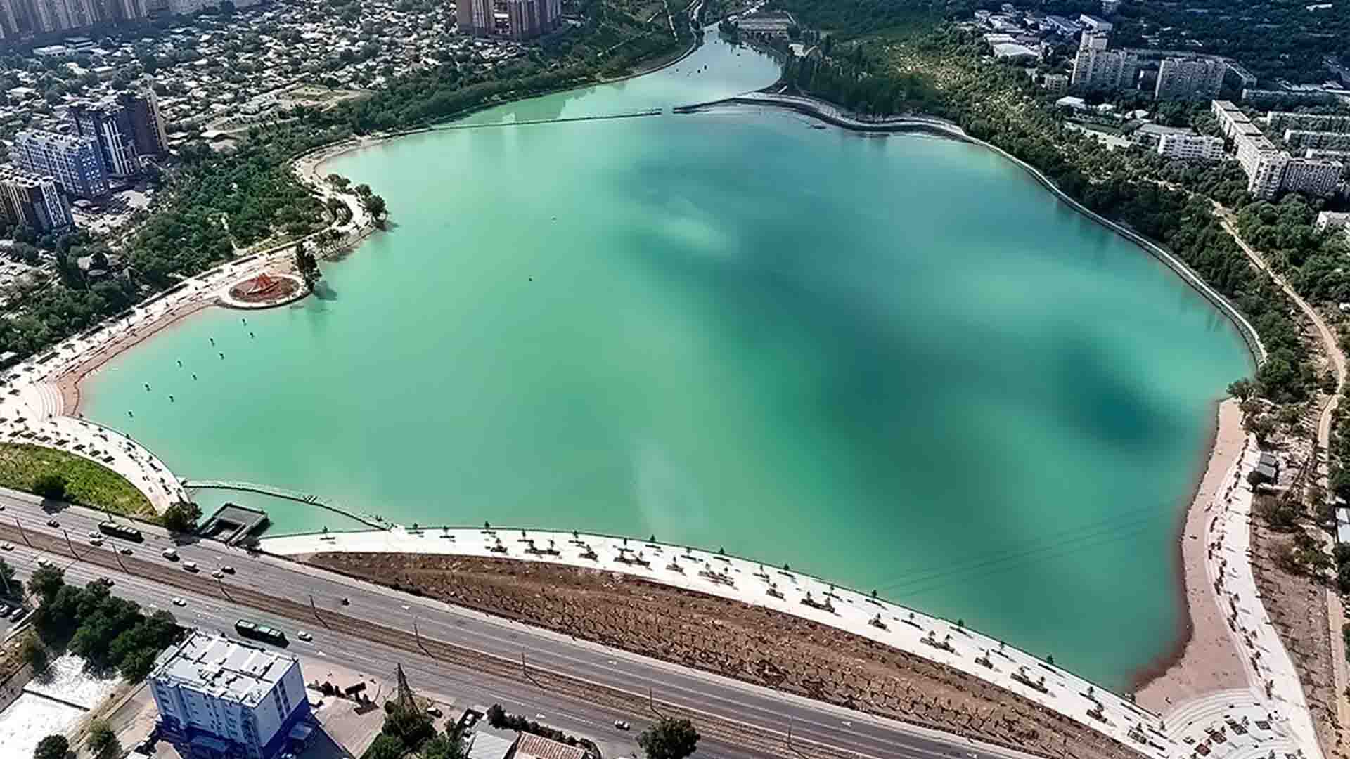 Инцест порно көру Жалаңаш қара әйелдердің аяқтарын жайып тұрған суреттері