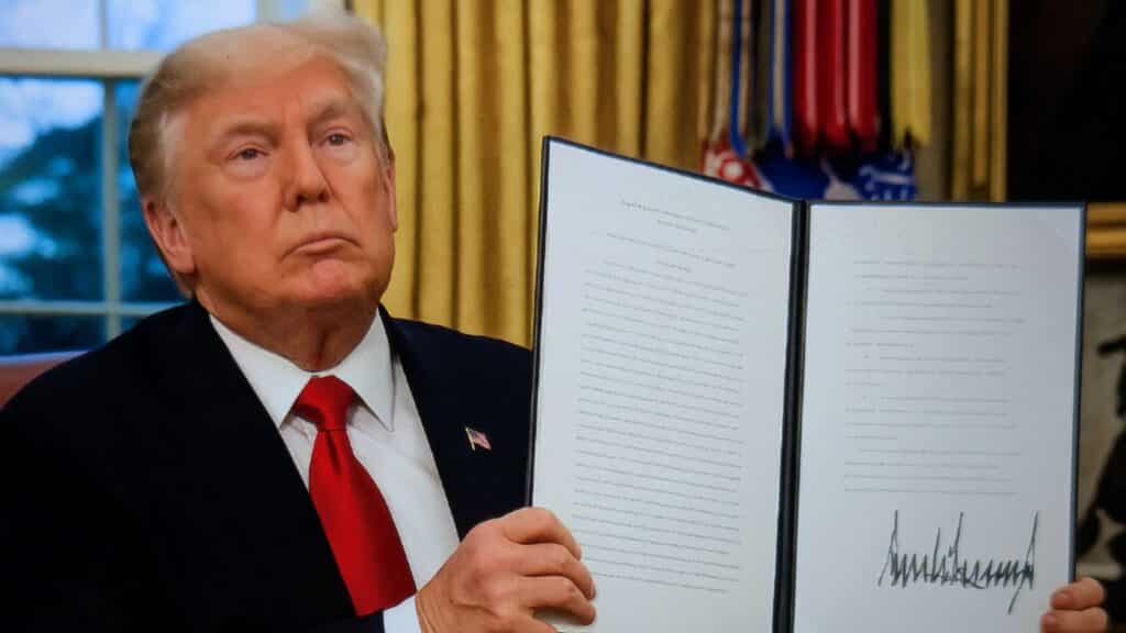 Трамп переименовал пентагон в министерство войны