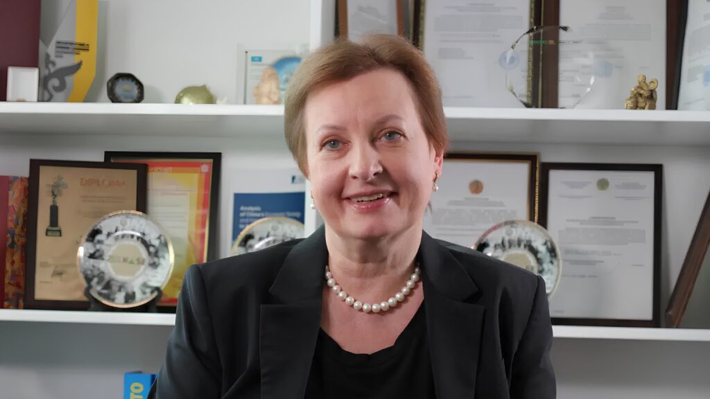 Интервью с Бахмутовой: как миллионам казахстанцев не стать бедными в старости