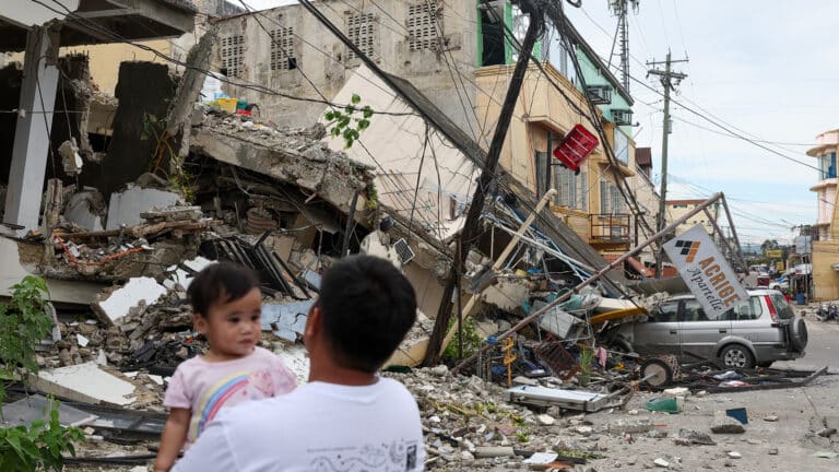 Death toll hits 72 after Philippines earthquake