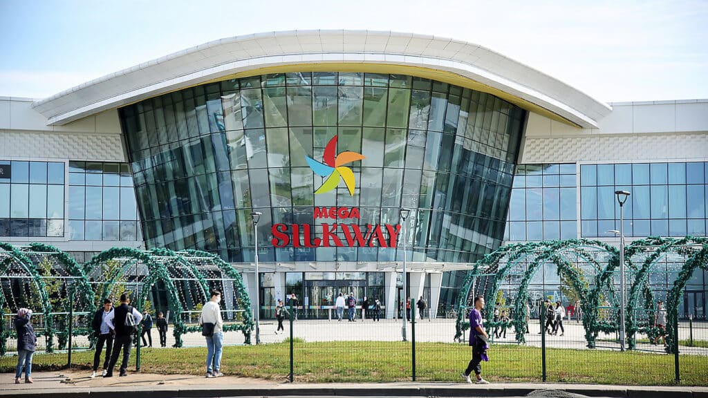 Скидки до 70% предложат в торговых центрах по всему Казахстану ко Дню Республики