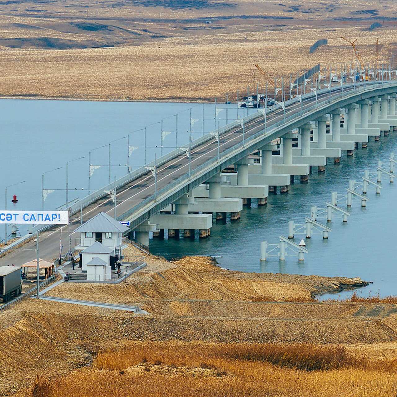 Жалаңаш ванильді балапандардың фотосуреттері