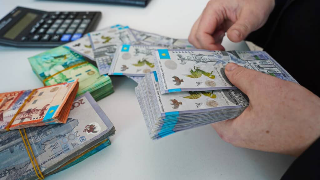 Компания Кулибаевых выплатит им сотни миллионов дивидендов