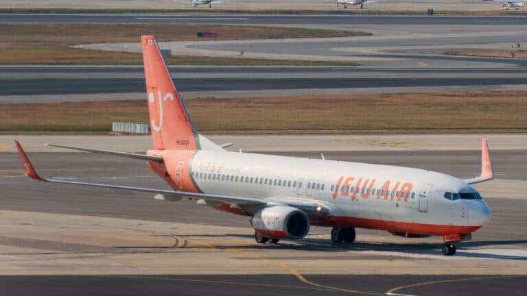 Jeju Air expands fleet with Boeing 737-8 aircraft
