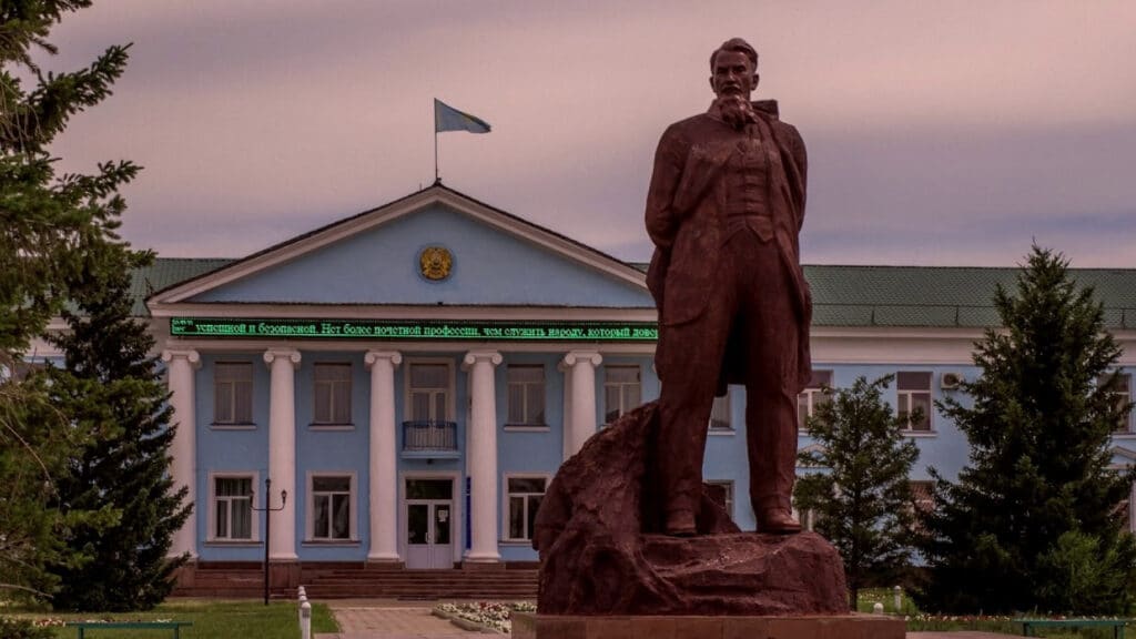 Саткалиев рассказал какую АЭС могут построить в Курчатове