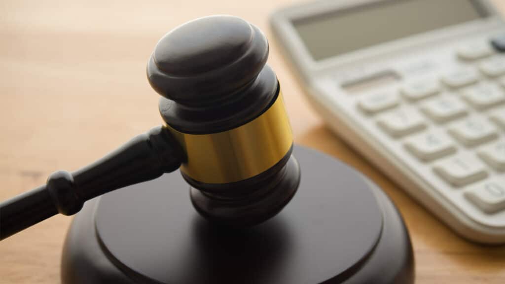 Прокуратура помогла снизить экологический штраф китайскому владельцу завода