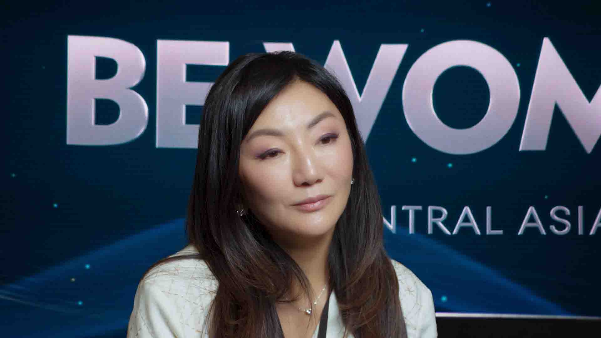 Өте жас жапон әйелдерімен жыныстық қатынас