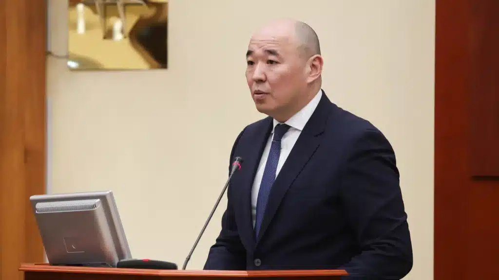 Қанат Шарлапаев 