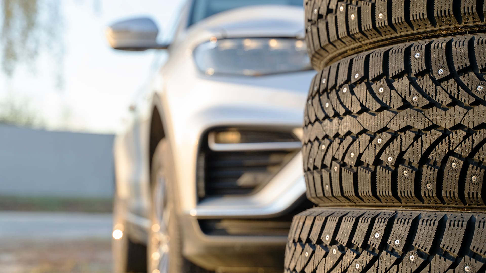 Зимняя резина, когда переобувать машину на зимнюю резину, когда менять летнюю резину на новую в 2025 году, зимние шины