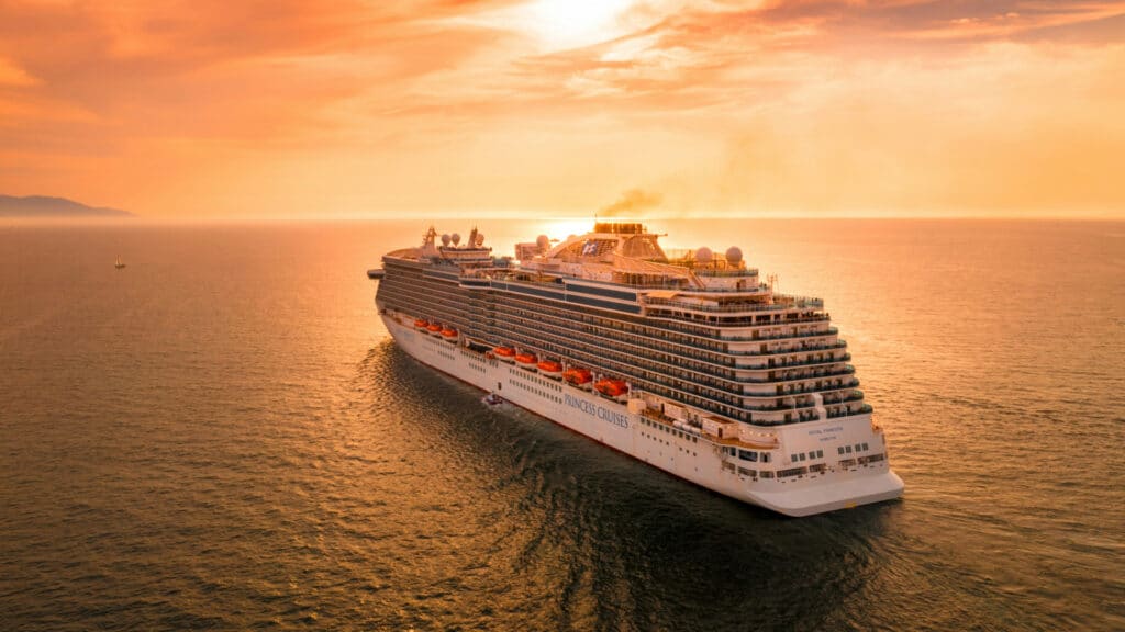 Пассажирку роскошного круизного лайнера забыли на тропическом острове