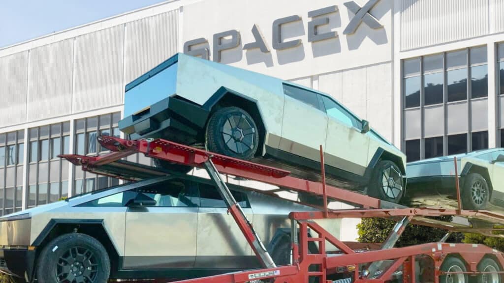 Илон Маск заставит SpaceX массово скупать «Кибертраки»