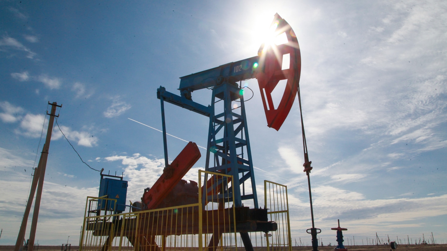 Сокращение добычи нефти