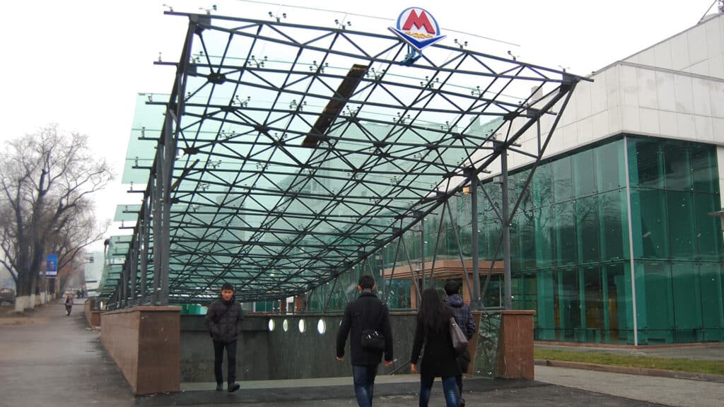 Фото: almaty-metro.narod.ru, бильд-редактор: Дастан Шанай