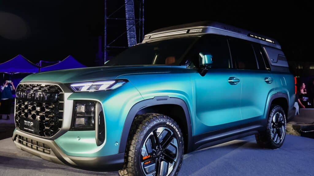 Chery представила необычный кроссовер, который превращается в пикап