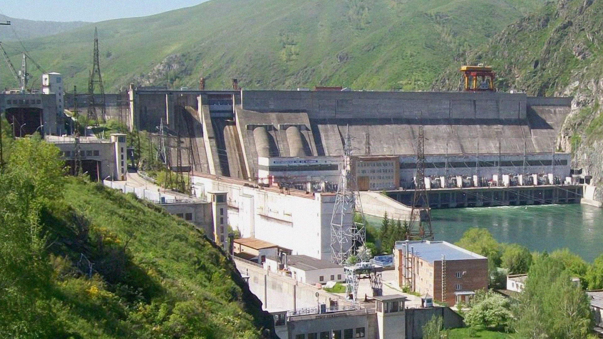 Самрук Энерго продала Бухтарминскую ГЭС