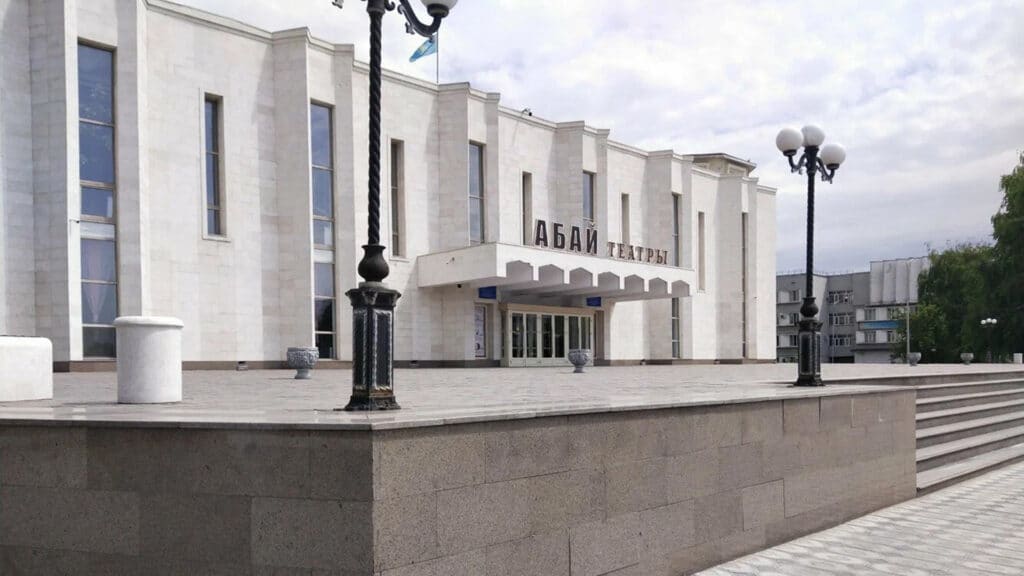 Фото: yandex.kz, бильд-редактор: Дастан Шанай