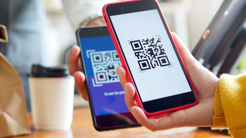 В России хотят внедрить межбанковский QR-код, как в Казахстане
