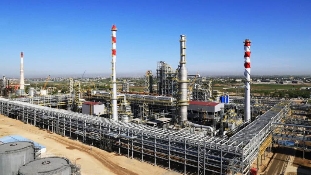 В «КазМунайГазе» рассказали о стоимости удвоения мощности Шымкентского НПЗ