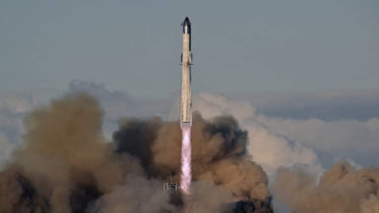 SpaceX launches final test flight of current-gen Starship ahead of upgrade