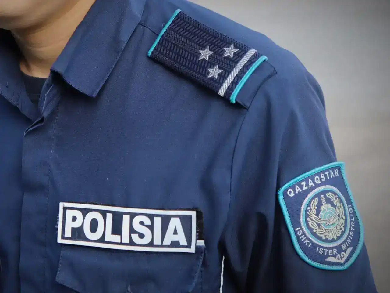 Порно ерлер жезөкшелер Ауылдың қызын ұрып жіберді