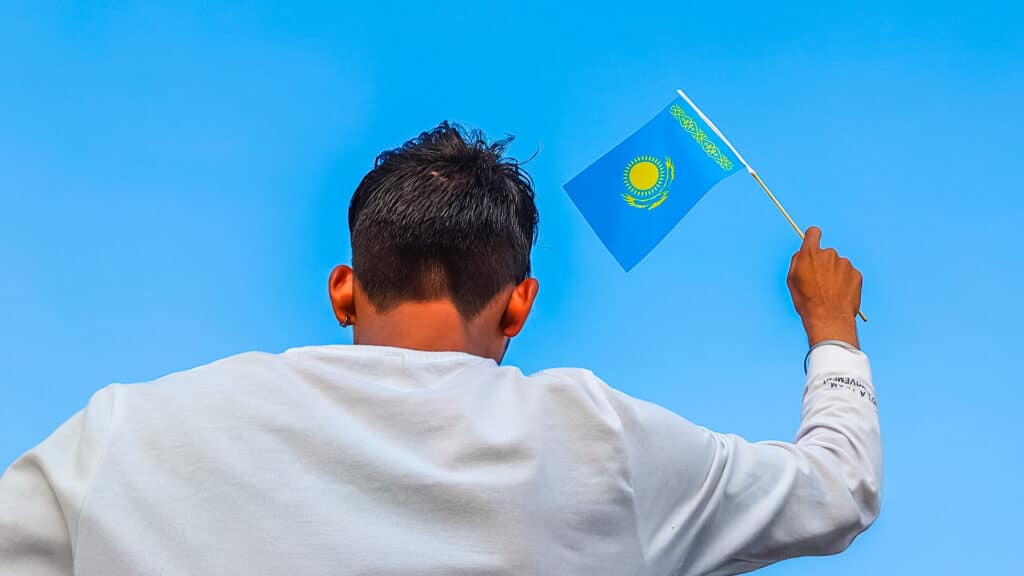 В какие страны уехали работать 150 тыс. казахстанцев